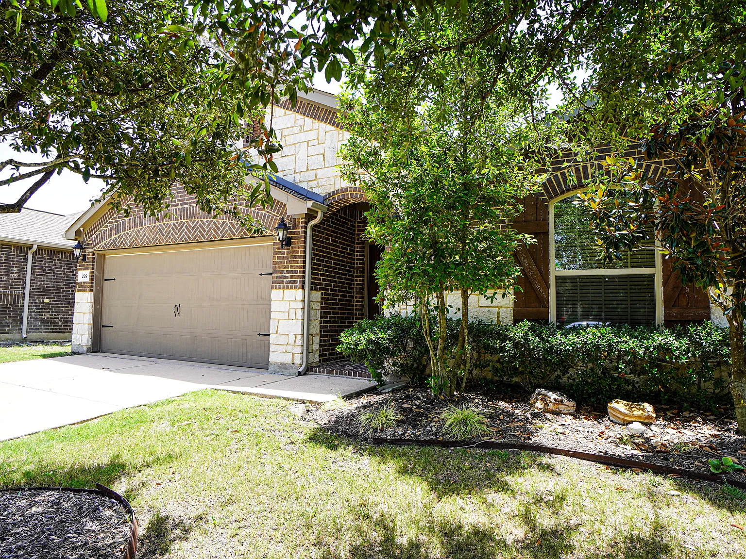 4 bed, 3.5 bath, 2380 sqft, $2,395 — Photo 3