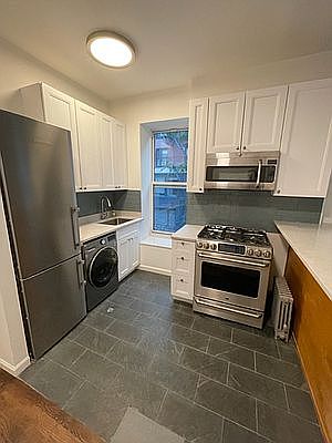 1st image of 92 Orchard St #2