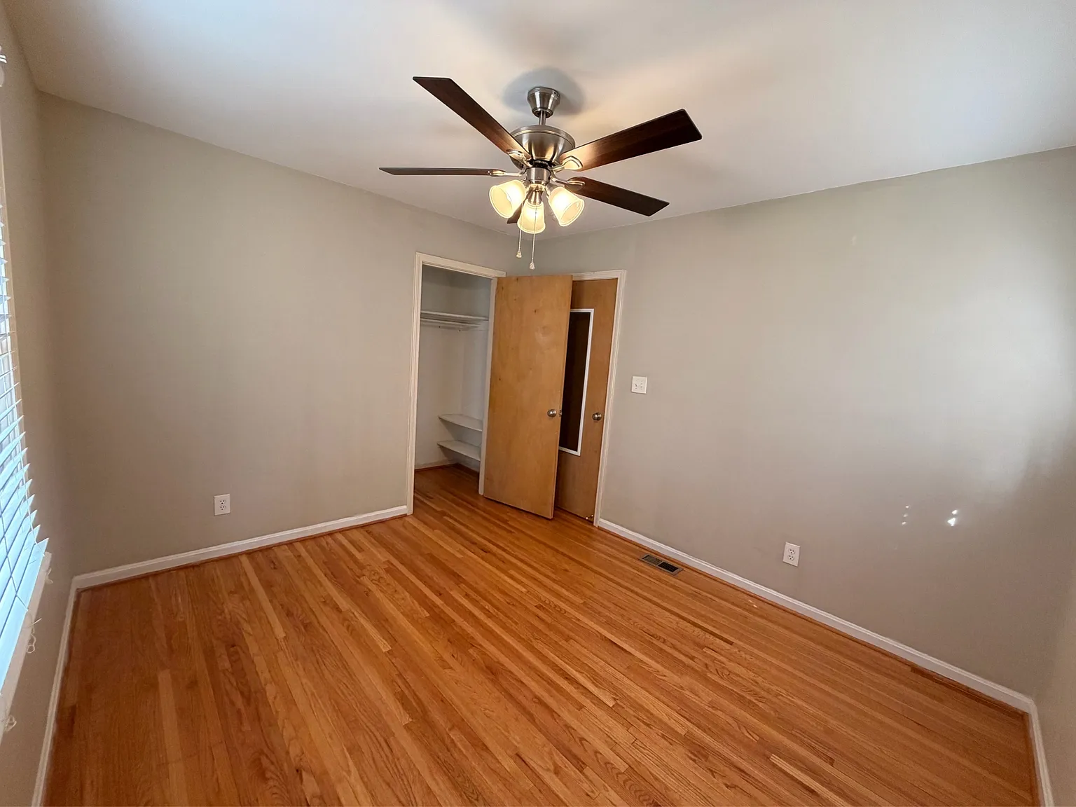 1092 Sherbrooke Drive - 1 — Photo 3