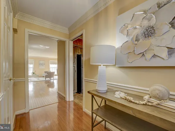 10902 Wickshire Way #F, Rockville, MD 20852