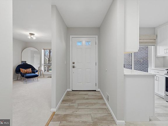 2nd image of 11860 S Lakes Ct