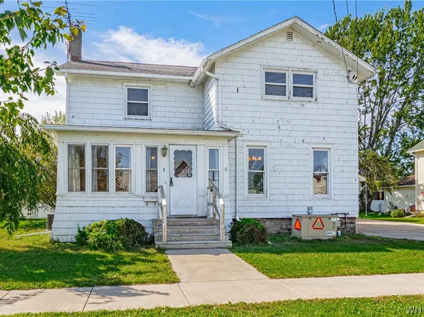 3 East Ave, Middleport, NY 14105