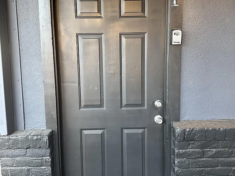 1233 E Weber Ave — Photo 5