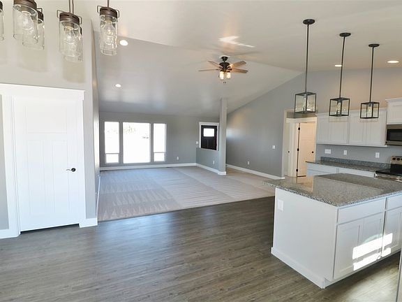 2nd image of 1080 Tiller Ct