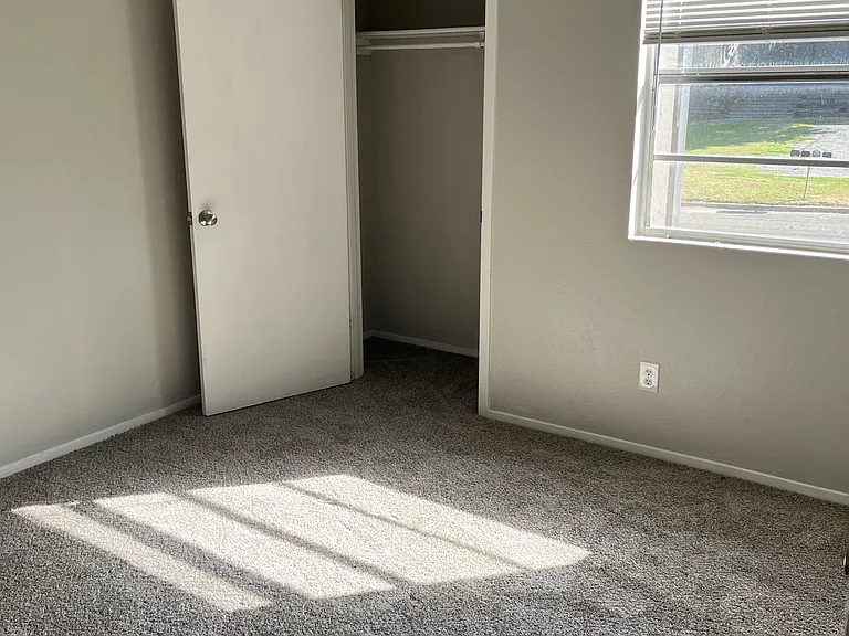 706 Bracewood Cir #D — Photo 3