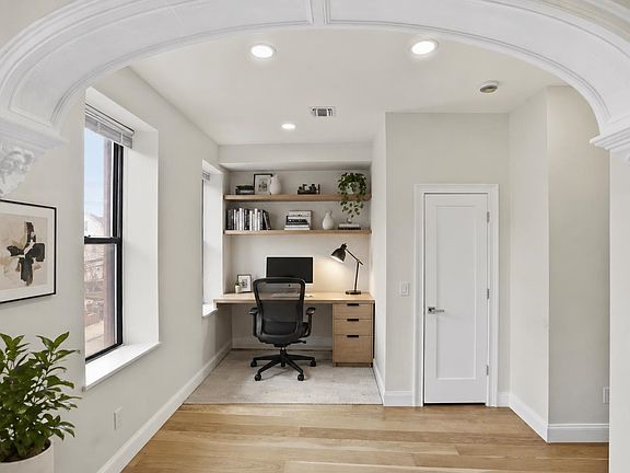 2nd image of 233 1/2 Summit Ave APT 3