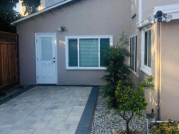 5th image of 1447 Capuchino Ave