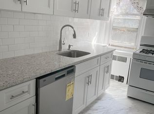 63-109 Saunders St #B17, Rego Park, NY 11374