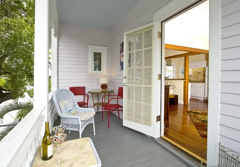 327 Margaret St #2 — Photo 2