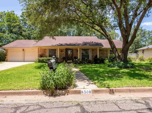 8309 Oxford Dr, Tyler, TX 75703