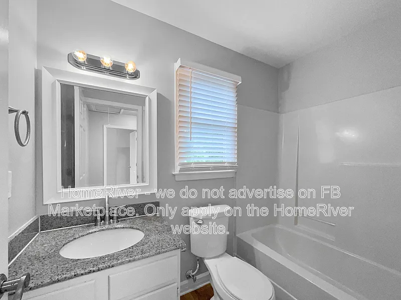 3 bed, 2.5 bath, 2852 sqft, $2,095 — Photo 4