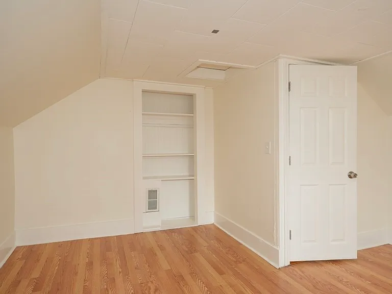 16 Front St #2 — Photo 8