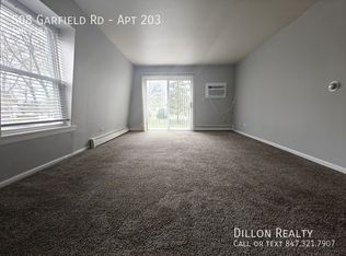 508 Garfield Rd APT 203, Ingleside, IL 60041