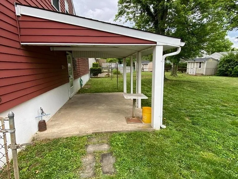 721 Lawrence Rd — Photo 20