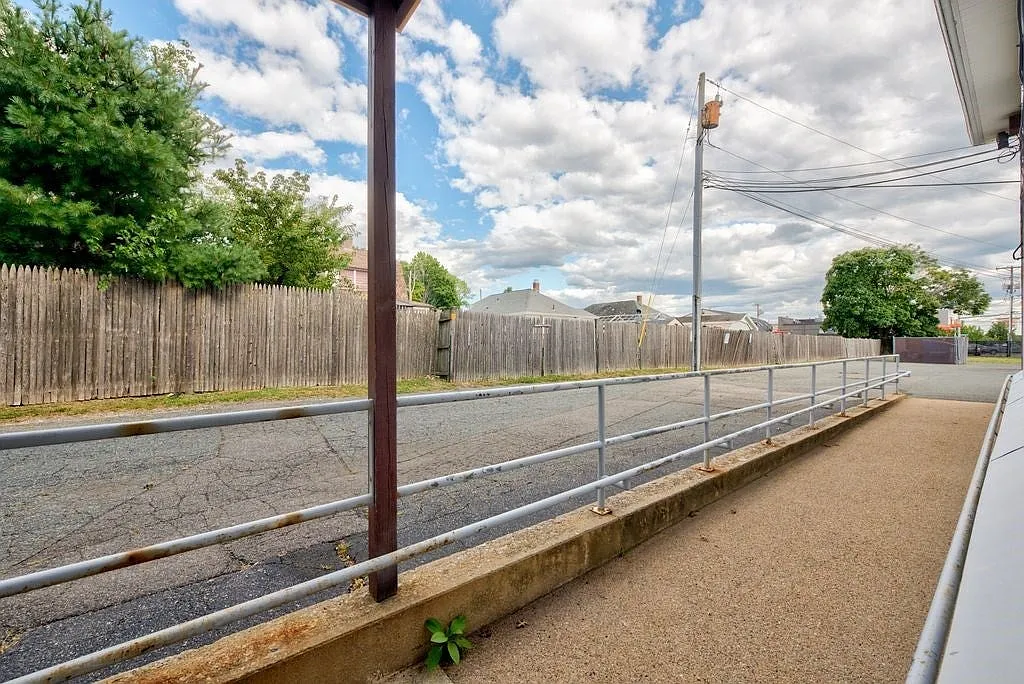 Studio, 1232 sqft, $1,800 — Photo 4