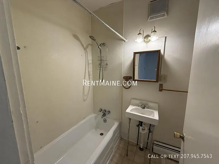 8 Commercial St #1 — Photo 6