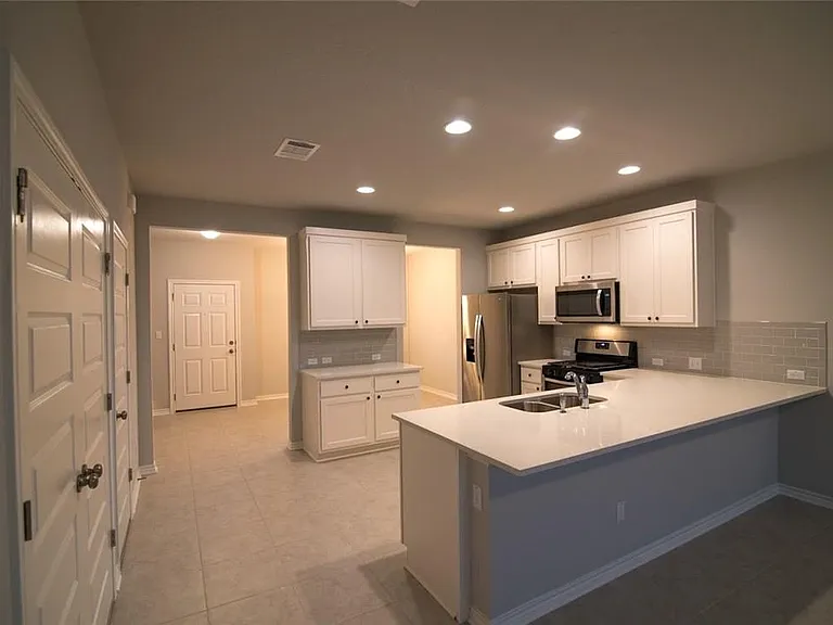 1732 Yaupon Grove Ln — Photo 3