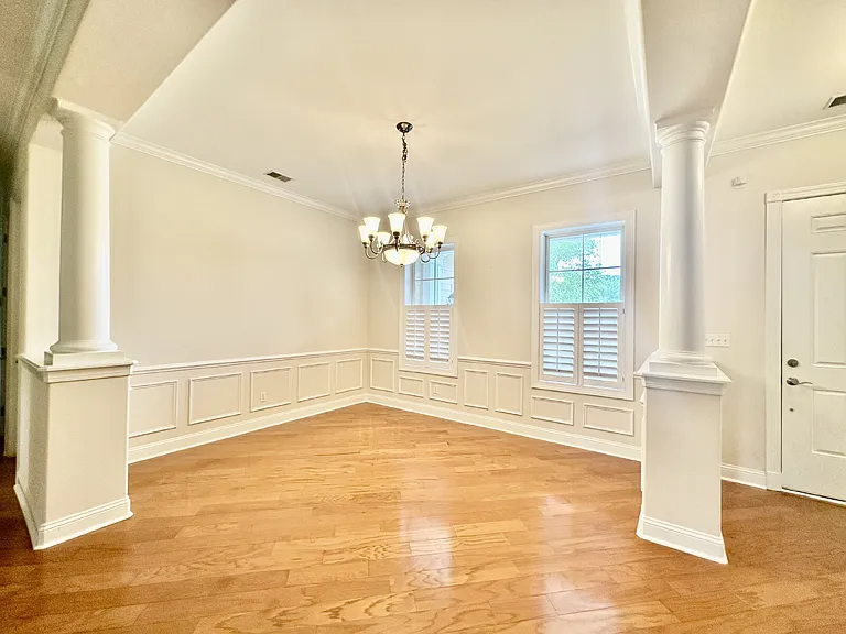 87 Glencairn Ave — Photo 10