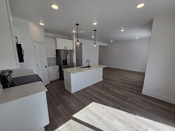 5th image of 1136 Ashlyn Way #4
