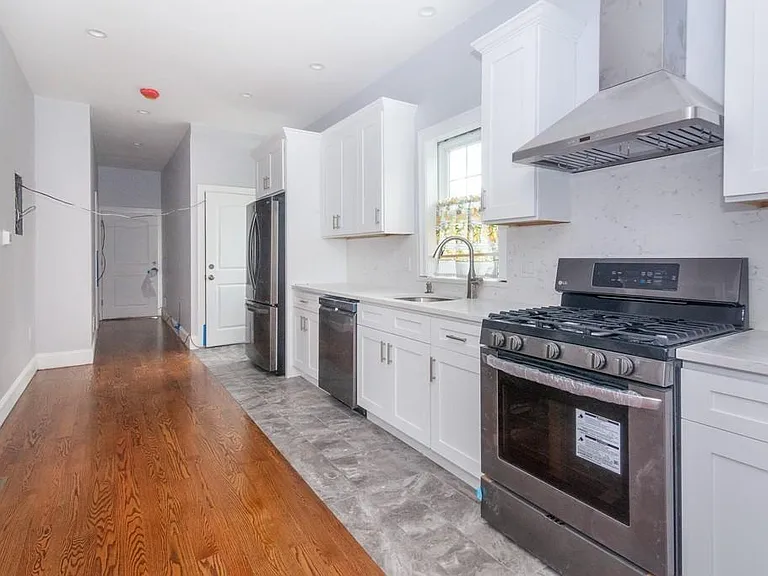 72 Buttonwood St #1 — Photo 1