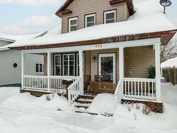 4th image of 423 Blossom St