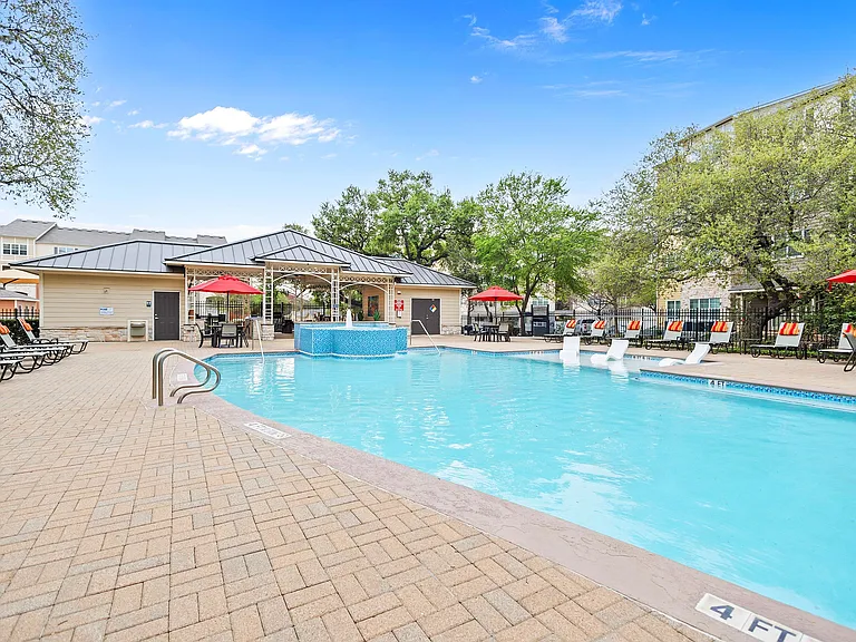 Siena Pool