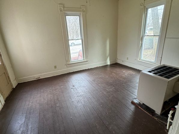 12 Main St #2