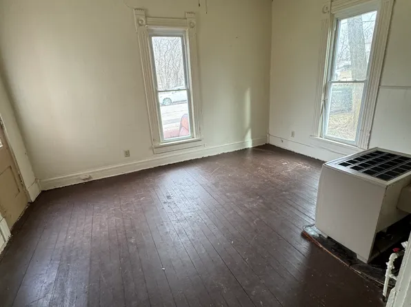 12 Main St #2, Brookville, OH 45309