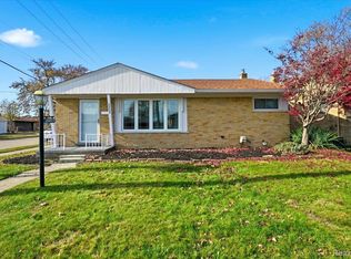 22005 Wilmot Ave, Eastpointe, MI