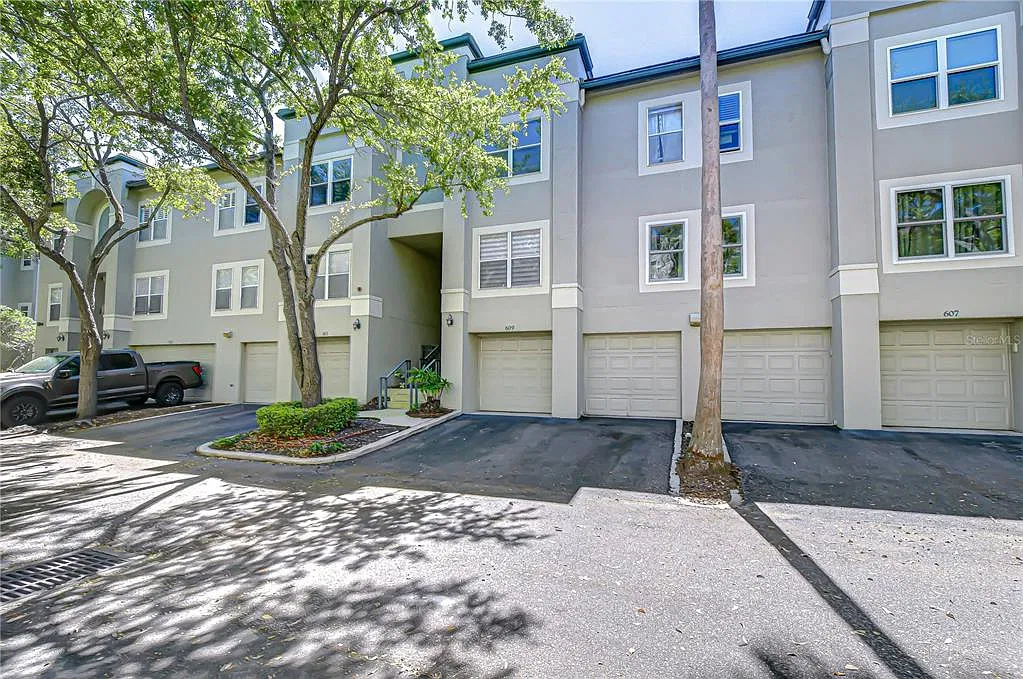 2 bed, 2.0 bath, 1773 sqft, $3,900 — Photo 1