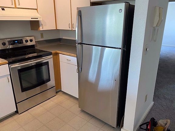 2nd image of 255 4th Ave #7