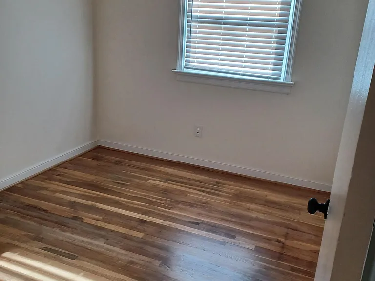 210 N Cedar Ave — Photo 8