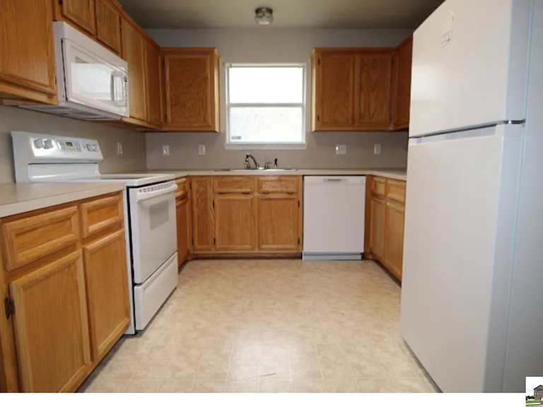 1906 Flagstaff Dr — Photo 15