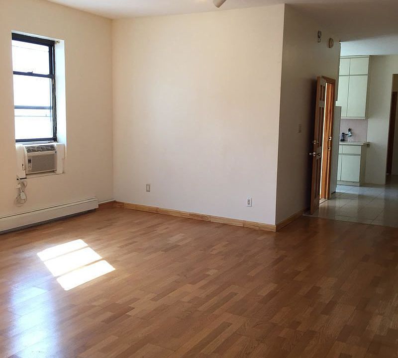 1st image of 212 Bay 32nd St #2