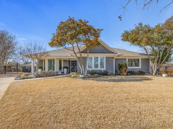 2815 East Ct, Grapevine, TX 76051