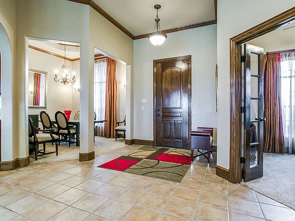 4th image of 8281 Saint Johns Dr