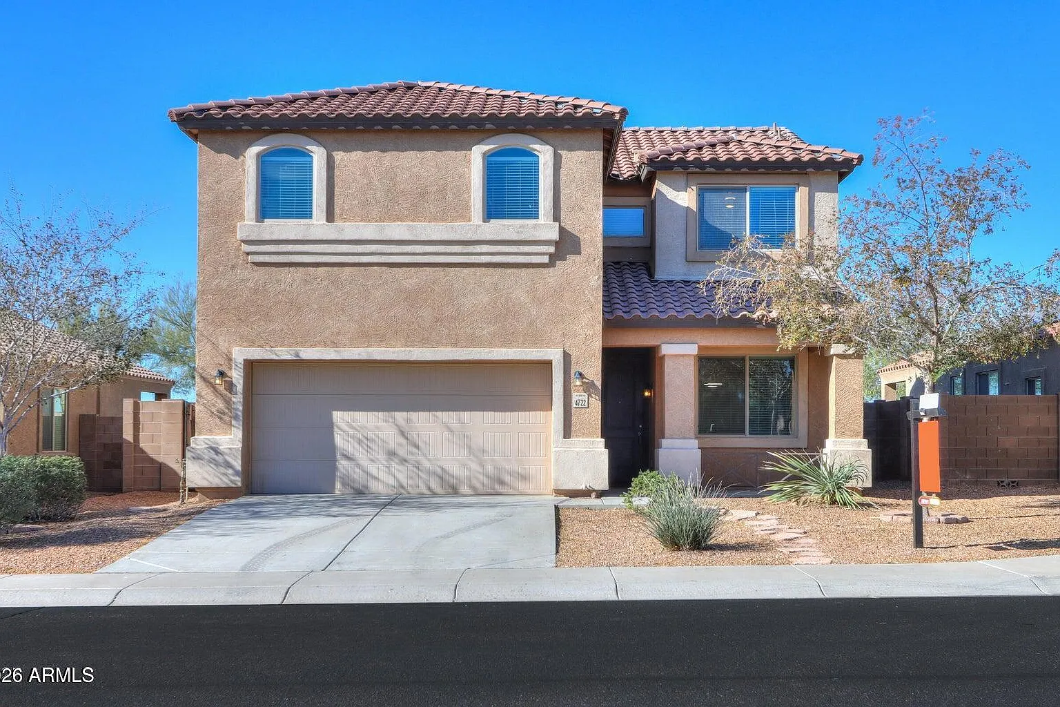 4 bed, 2.5 bath, 2374 sqft, $2,200 — Photo 2