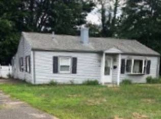 101 Vadnais St, Springfield, MA 01104