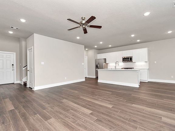 5th image of 1233 Scarlet Creek Dr