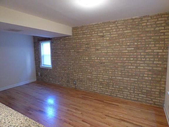 2nd image of 2338 W Granville Ave