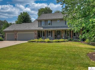 21765 Pacific St, Elkhorn, NE 68022