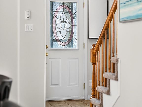 5th image of 740 Morin St #8