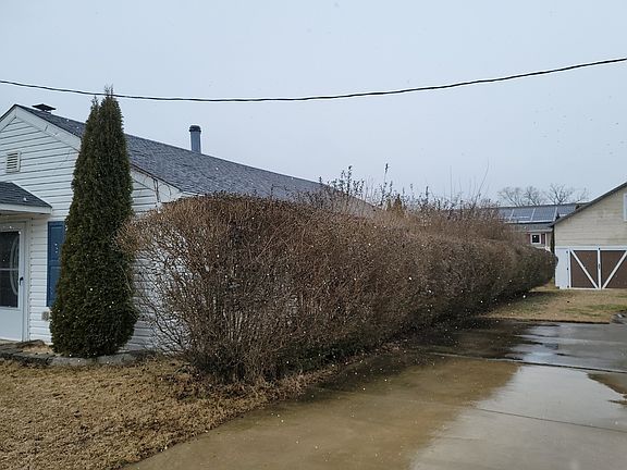 2nd image of 11 University Dr