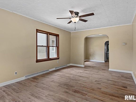 5th image of 209 W Yates Ave