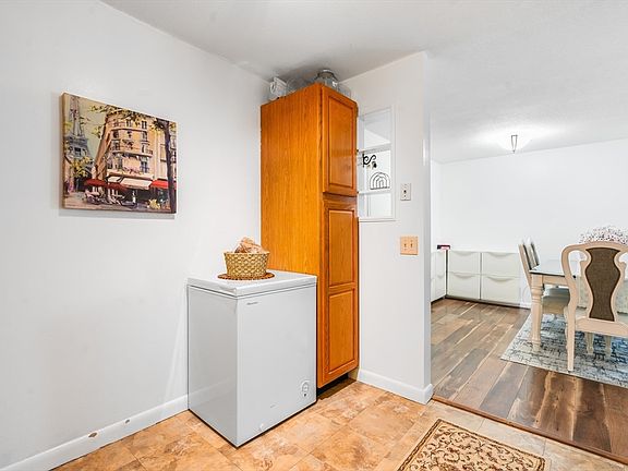 5th image of 176 Maple Ave APT 1-26
