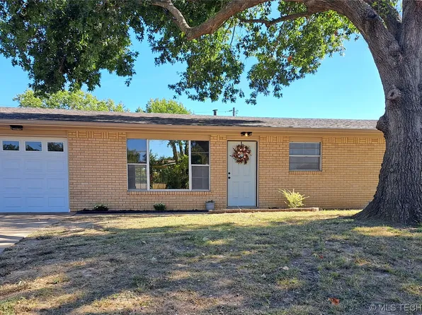 102 NW Mockingbird Ln, Bartlesville, OK 74003