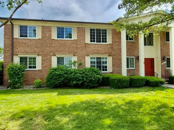 22870 E Nine Mile Rd, Saint Clair Shores, MI 48080