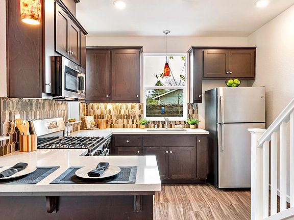 4th image of 70 Birch Haven Way