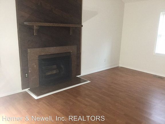 4th image of 936 Arch Hill Dr