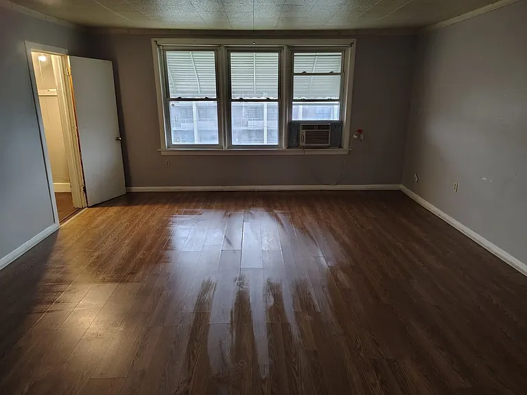 51 Cotter Ave — Photo 11